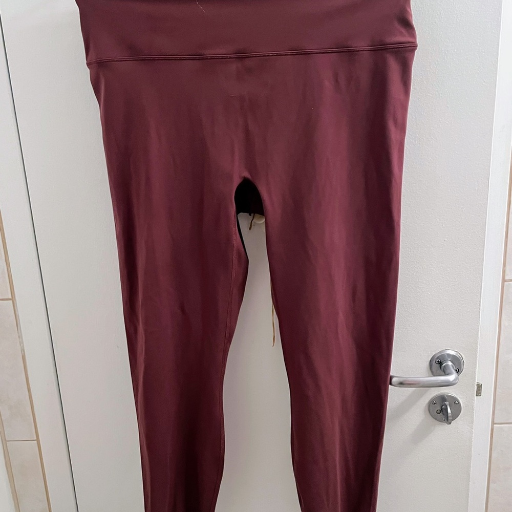 H&M MOVE Burgundy High-Waisted Leggings